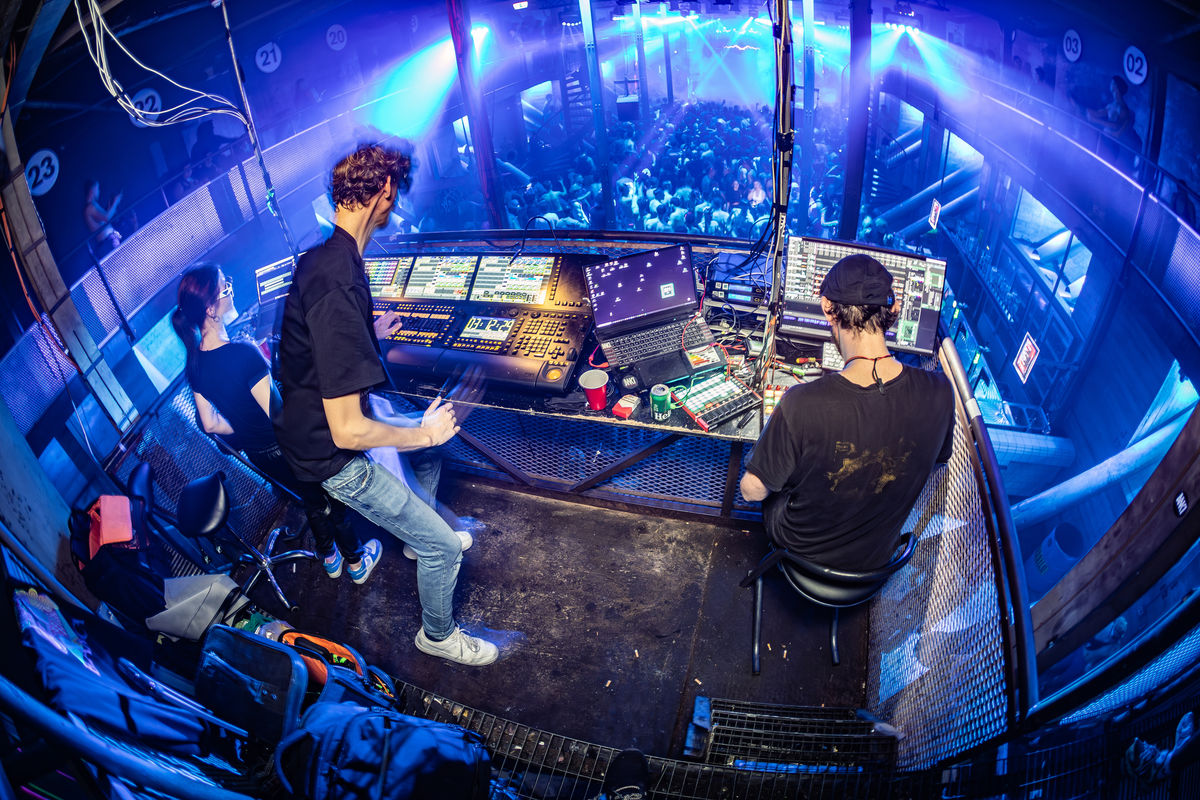 Loading... just a sec